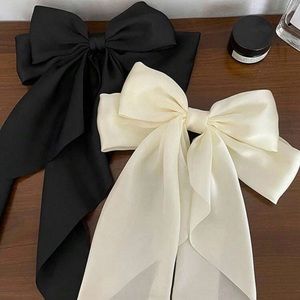 Hear clip Ribbon